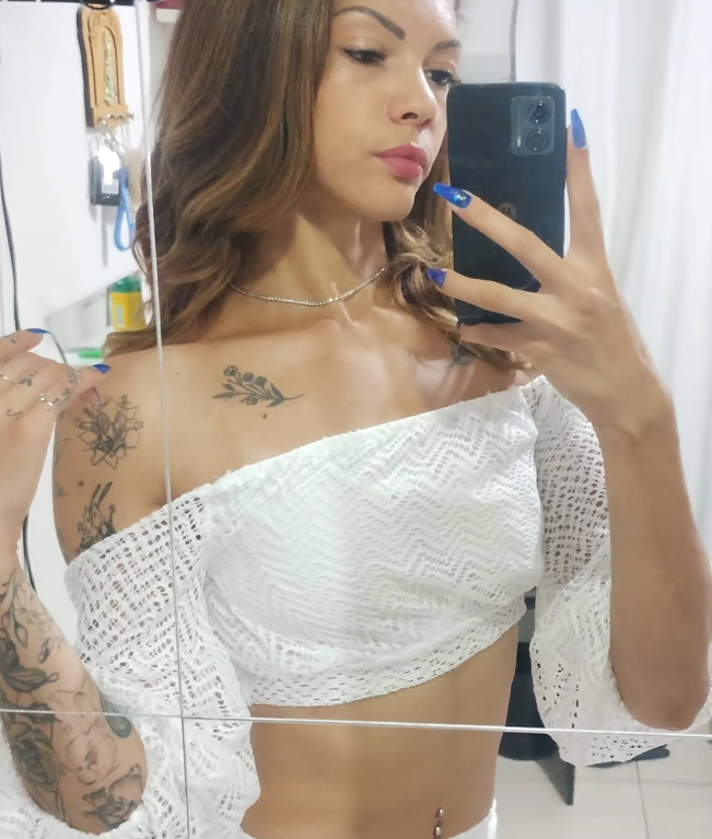 Suellen Neves Suzana com roupa branca
